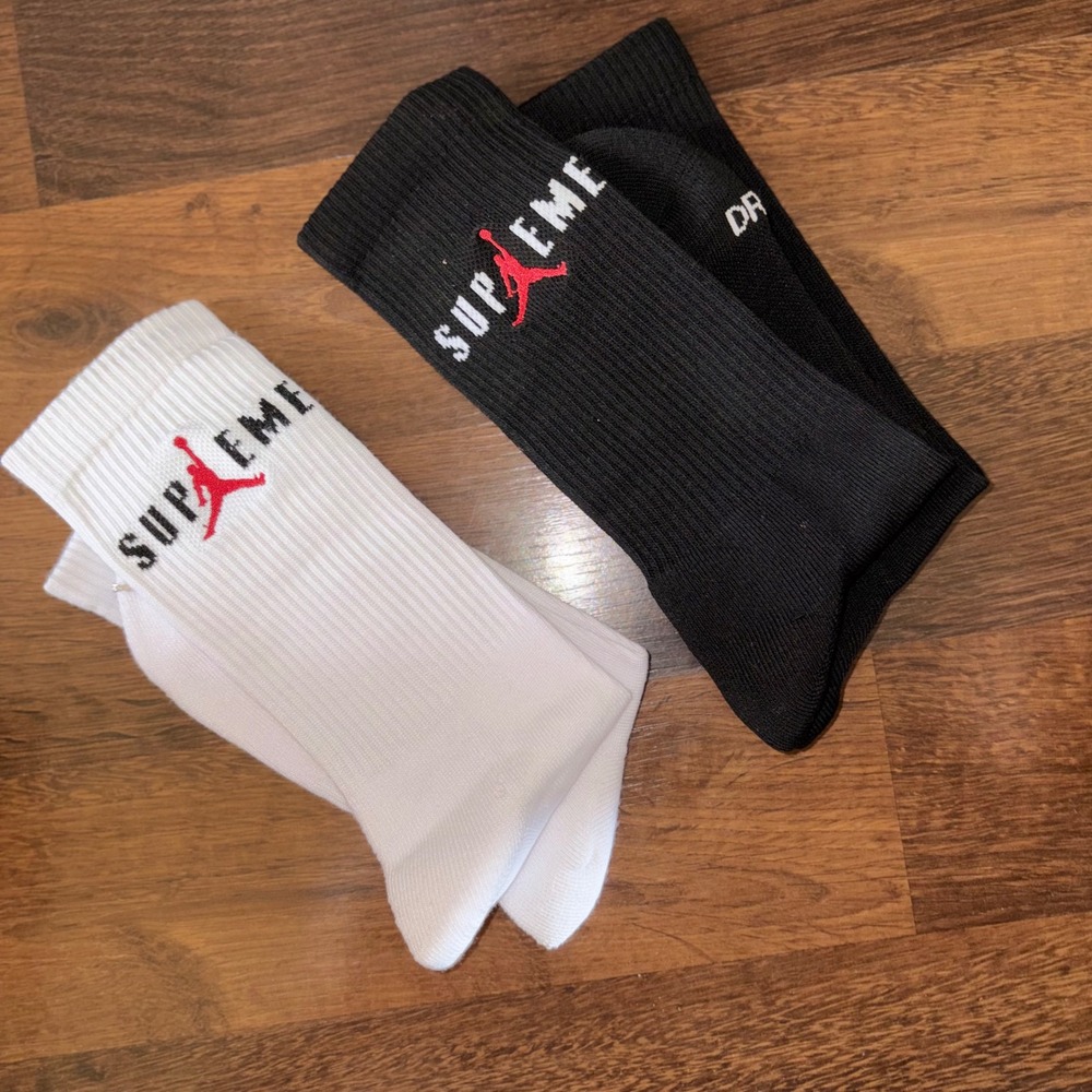 Supreme Jordan Dri-FIT Crew Socks, 1 Black 1 White, Men's Large 6-12 HypeBeast - Picture 5 of 8